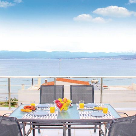 Amazing Home In Chalkida With Wifi Екстериор снимка