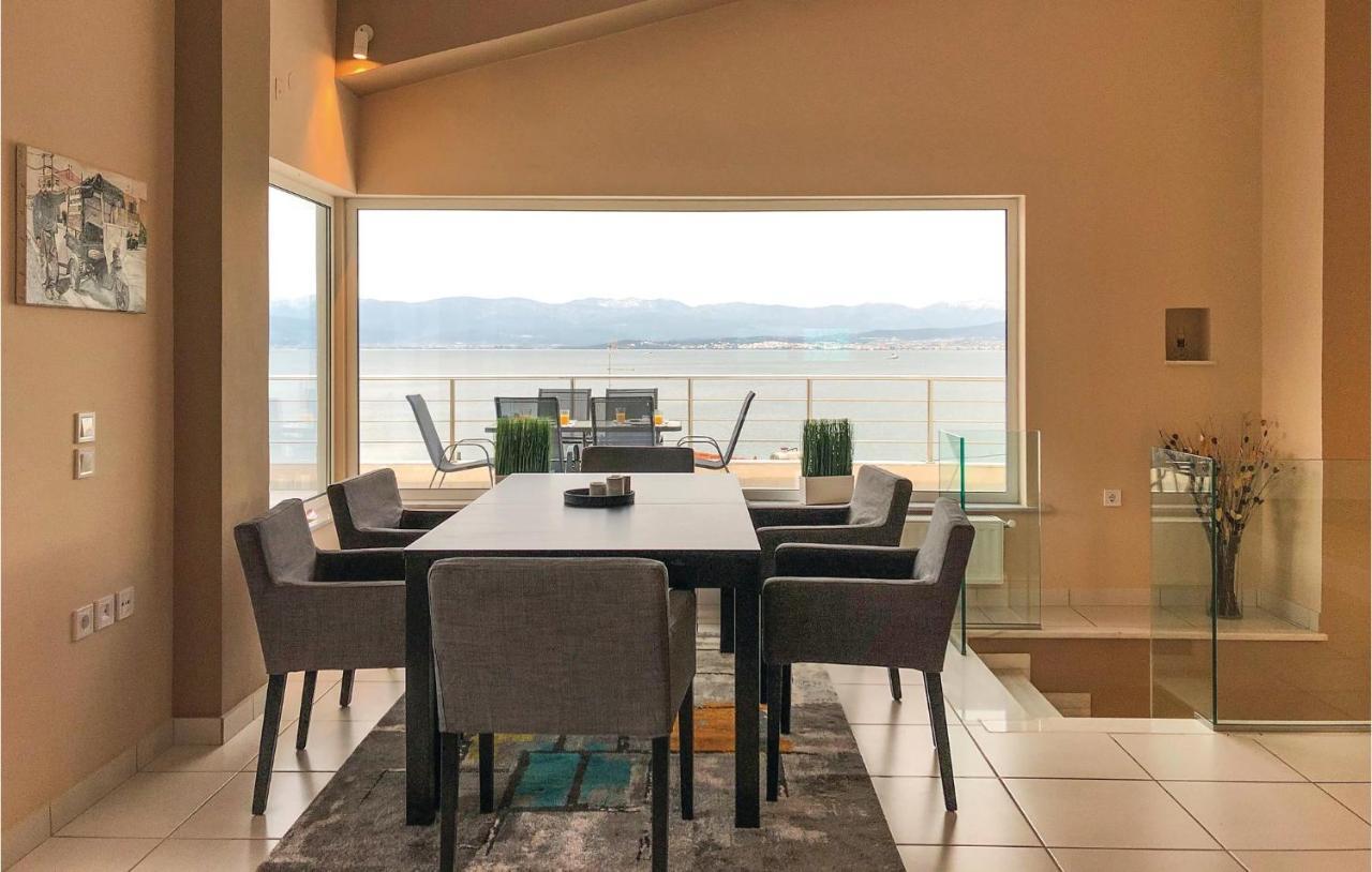 Amazing Home In Chalkida With Wifi Екстериор снимка