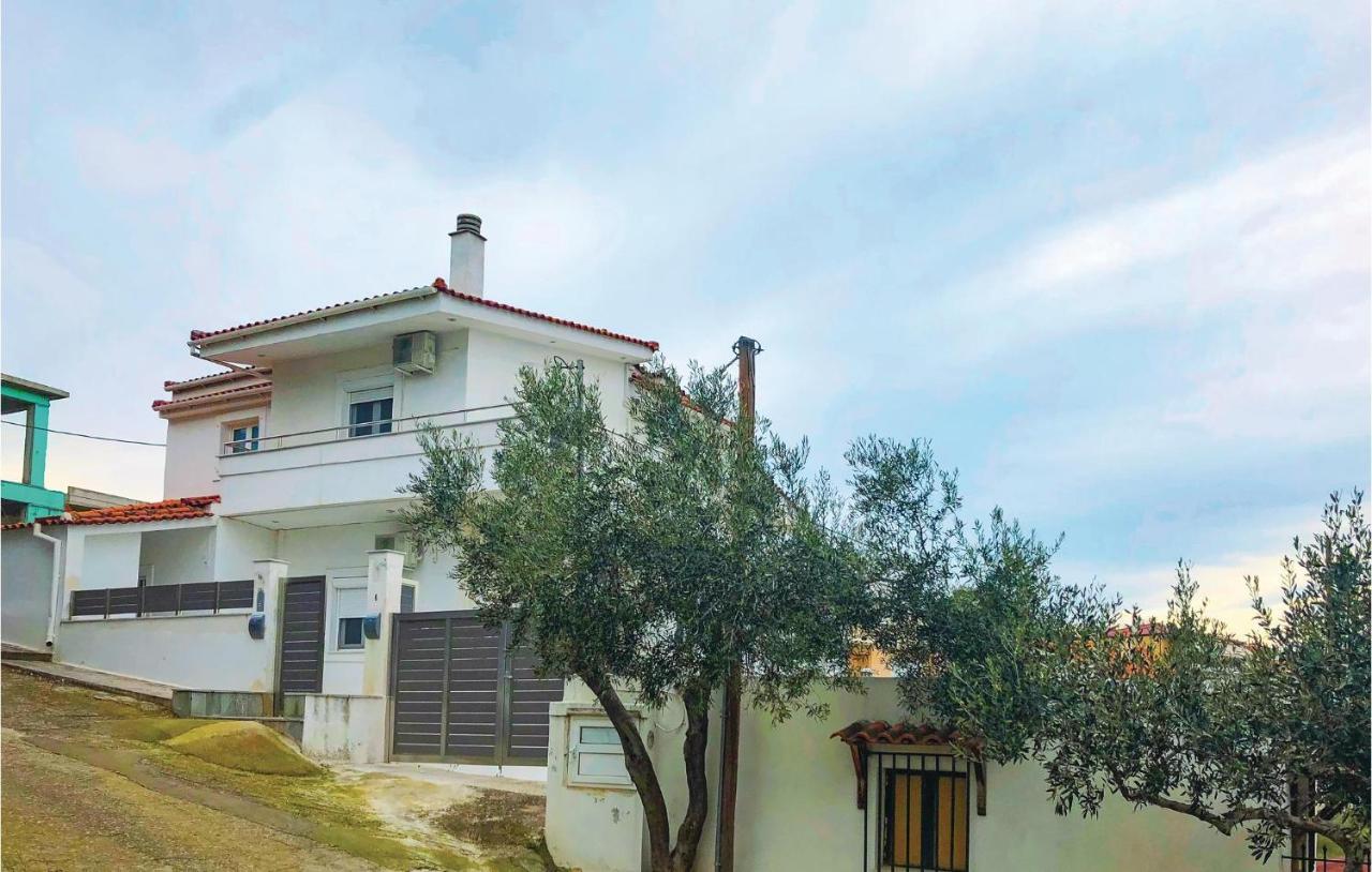 Amazing Home In Chalkida With Wifi Екстериор снимка