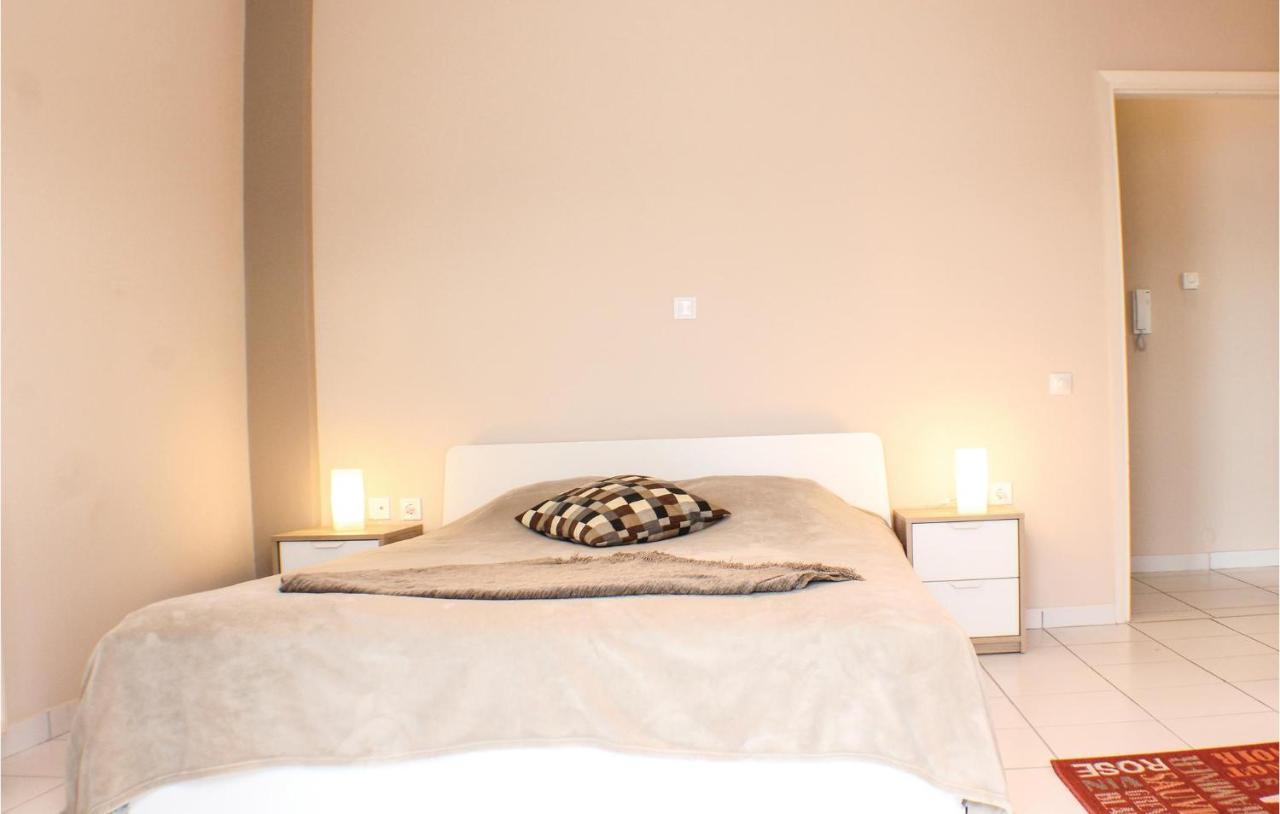 Amazing Home In Chalkida With Wifi Екстериор снимка