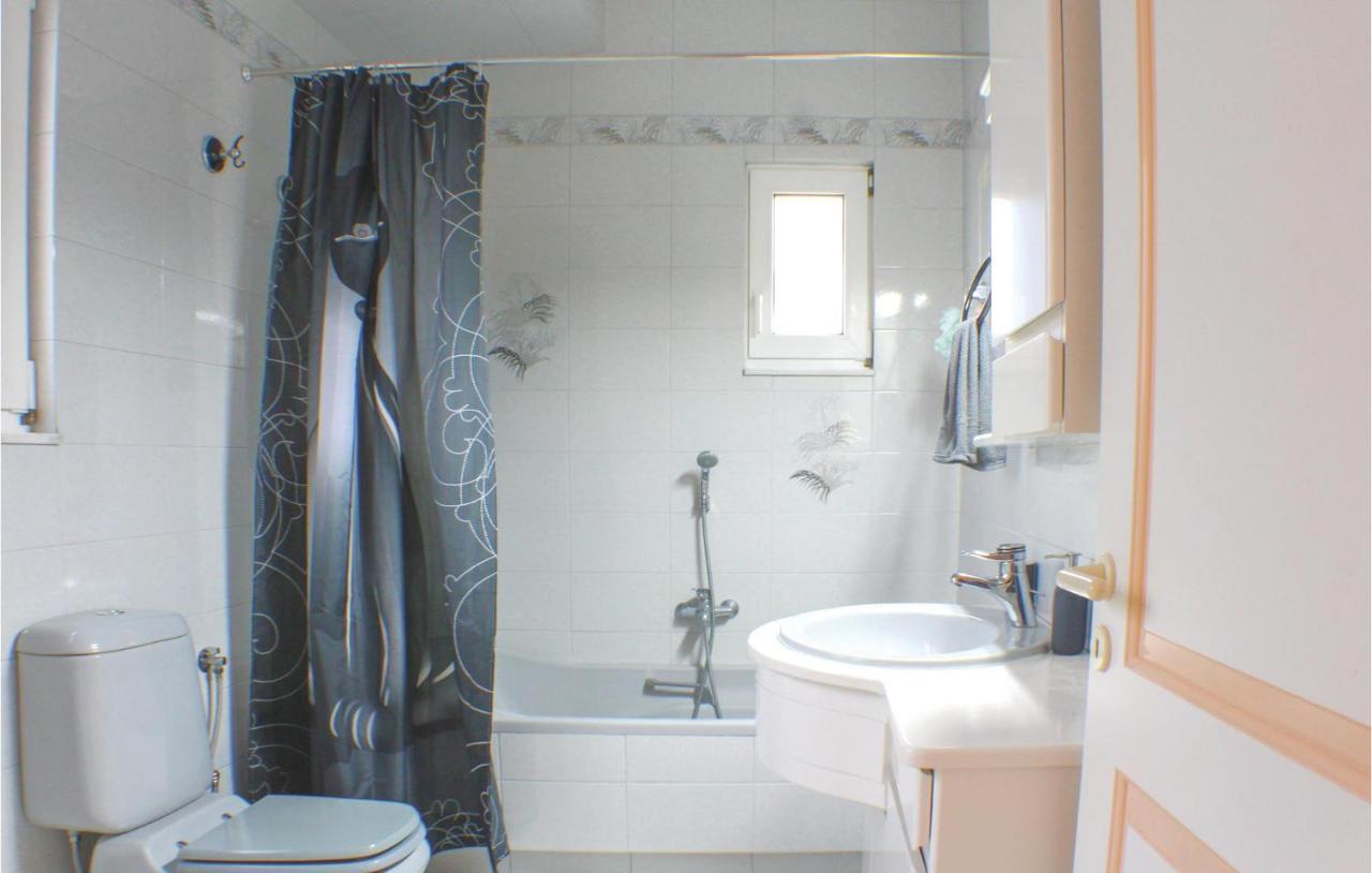 Amazing Home In Chalkida With Wifi Екстериор снимка