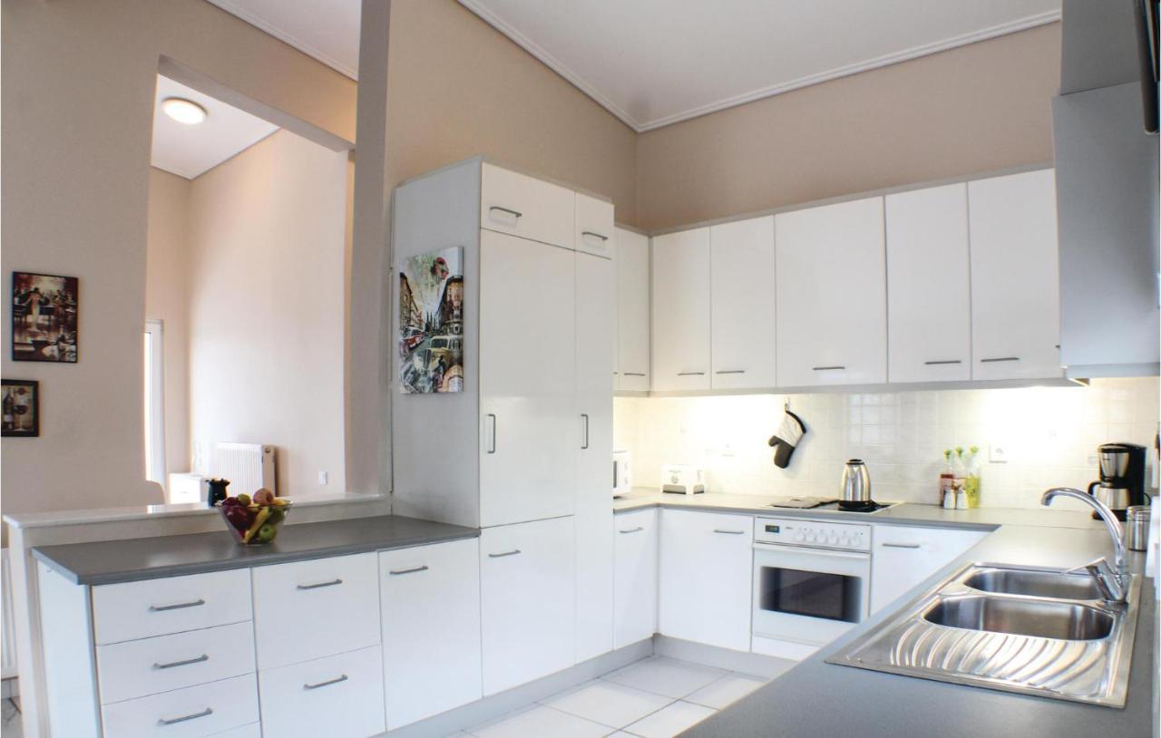 Amazing Home In Chalkida With Wifi Екстериор снимка