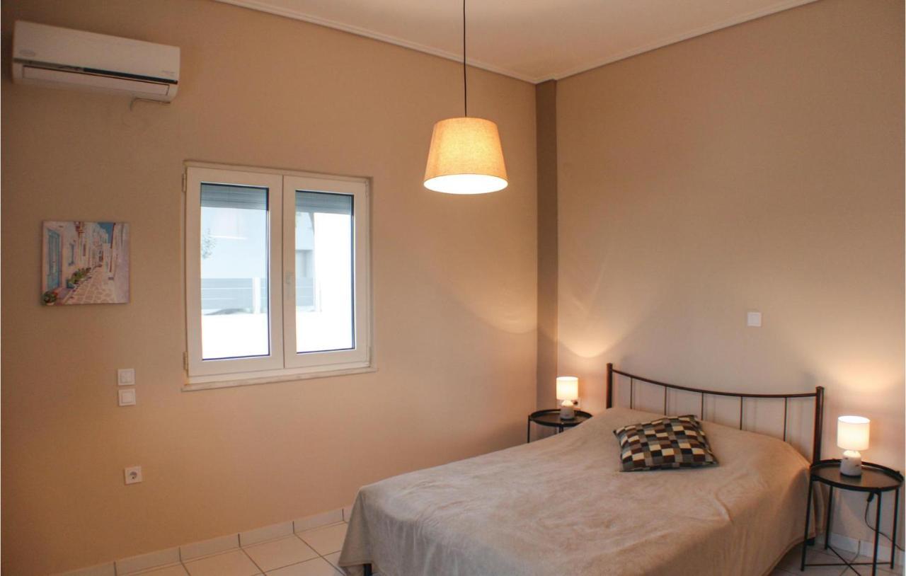 Amazing Home In Chalkida With Wifi Екстериор снимка